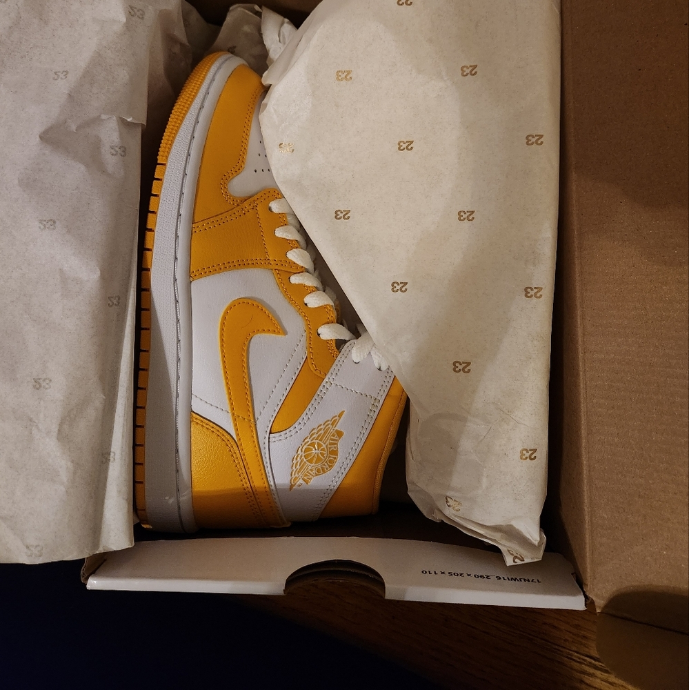 Jordan 1 University Gold